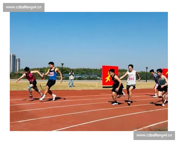 精彩标枪赛场速度与力量的完美结合突破极限的飞跃瞬间